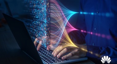 manos sobre teclado y textura digital