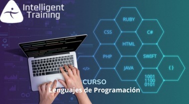 Manos escribiendo en un computador